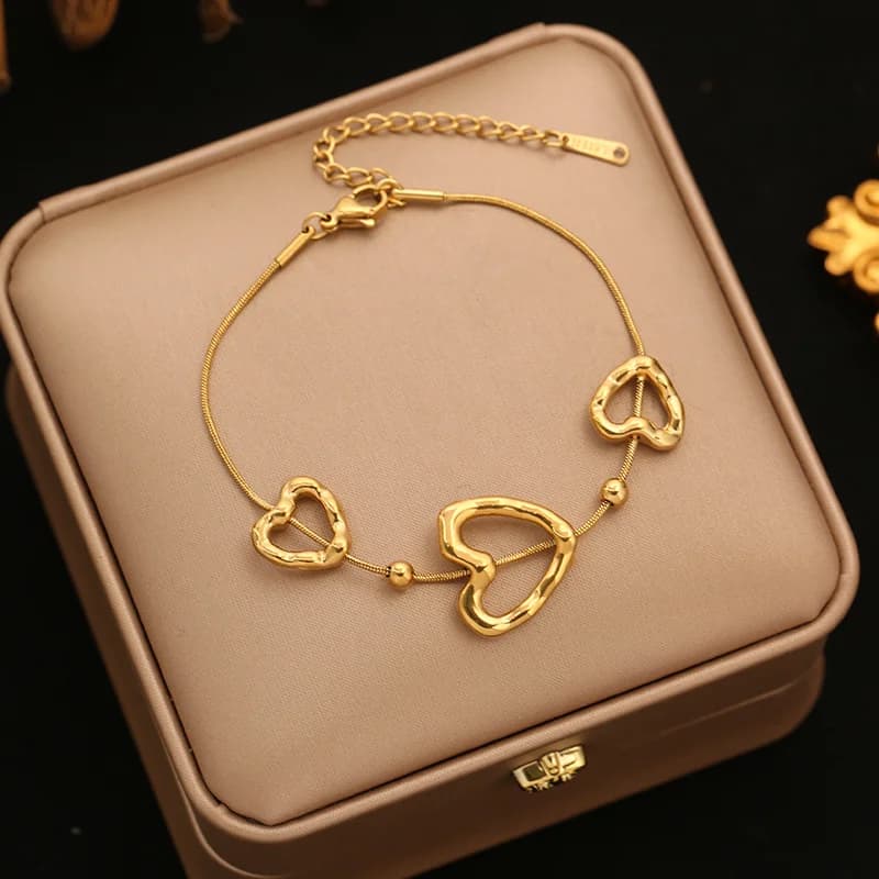 Vòng Tay Đính Sao Biển Và Vỏ Sên Trên Dây Cột
